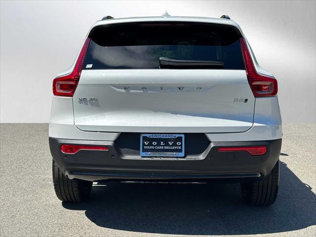 2026 Volvo XC40 Plus, B5 AWD Gas (mild hybrid), Dark