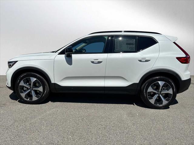2026 Volvo XC40 Plus, B5 AWD Gas (mild hybrid), Dark