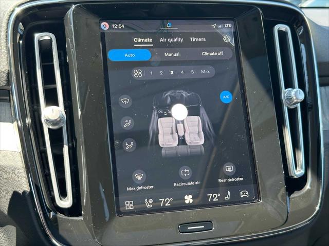 2026 Volvo XC40 Plus, B5 AWD Gas (mild hybrid), Dark