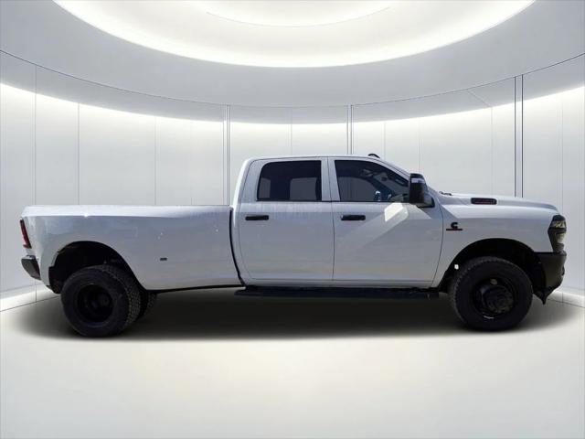 2026 RAM Ram 3500 RAM 3500 TRADESMAN CREW CAB 4X4 8 BOX