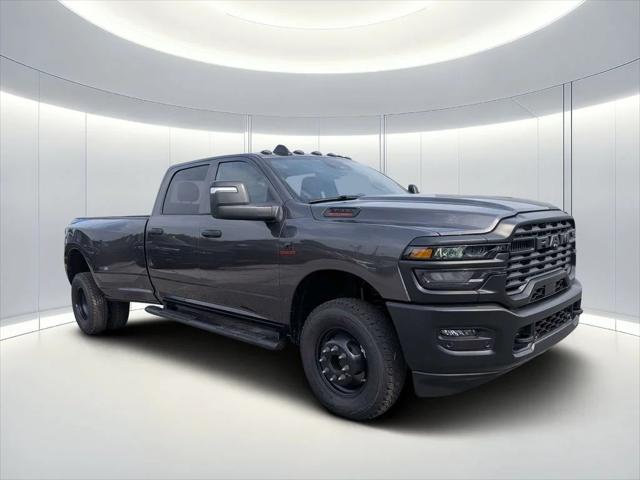 2026 RAM Ram 3500 RAM 3500 TRADESMAN CREW CAB 4X4 8 BOX