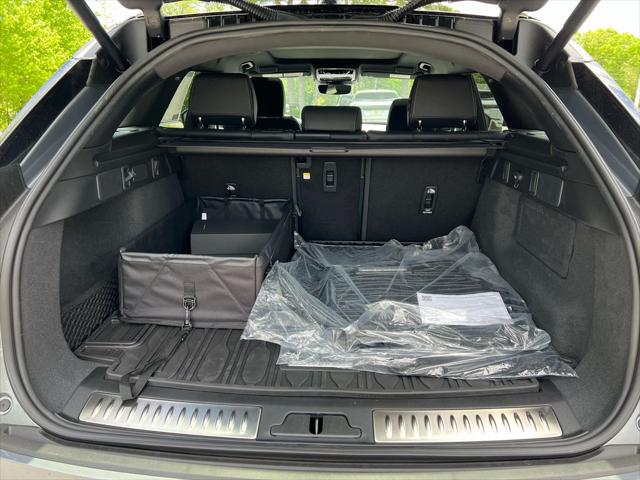 2026 Land Rover Range Rover Velar Belgravia Edition