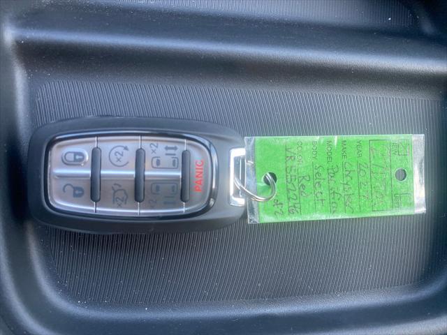 2027 Chrysler Pacifica Select