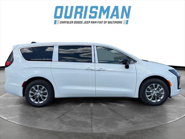2027 Chrysler Pacifica Select