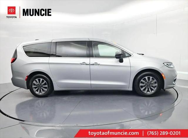2024 Chrysler Pacifica Hybrid Select for sale in Muncie, IN