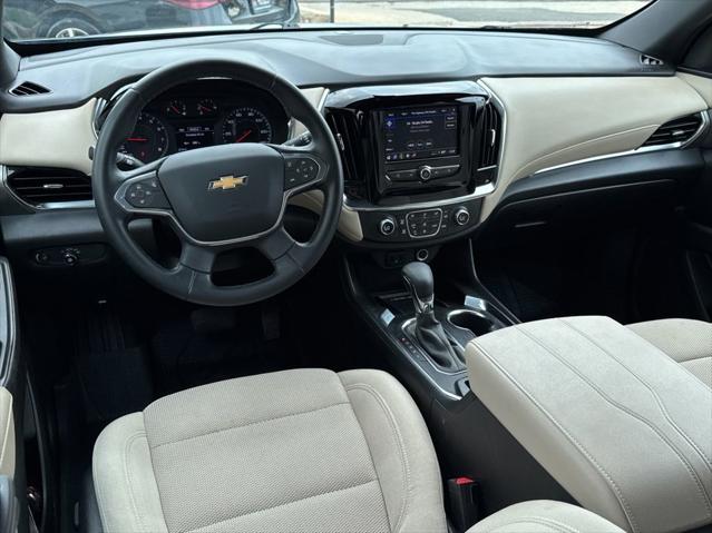 2023 Chevrolet Traverse FWD LT Cloth