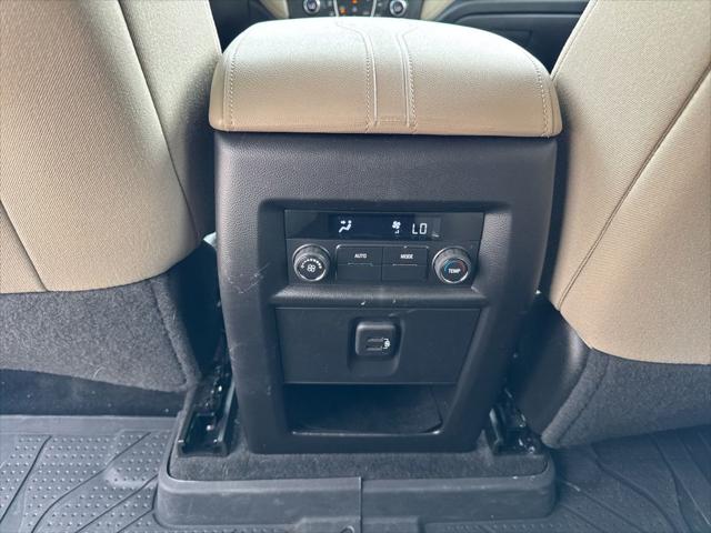 2023 Chevrolet Traverse FWD LT Cloth