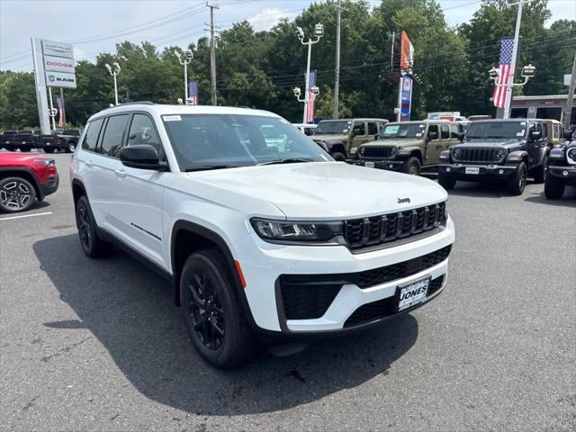 2026 Jeep Grand Cherokee L GRAND CHEROKEE L LAREDO ALTITUDE 4X4 2026 Jeep Grand Cherokee L GRAND CHEROKEE L LAREDO ALTITUDE 4X4