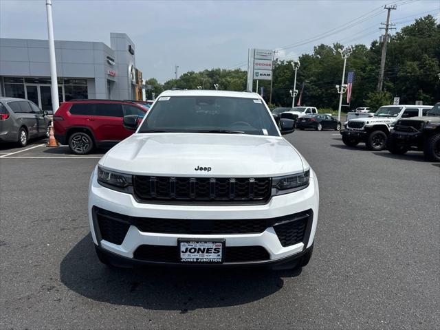 2026 Jeep Grand Cherokee L GRAND CHEROKEE L LAREDO ALTITUDE 4X4 2026 Jeep Grand Cherokee L GRAND CHEROKEE L LAREDO ALTITUDE 4X4