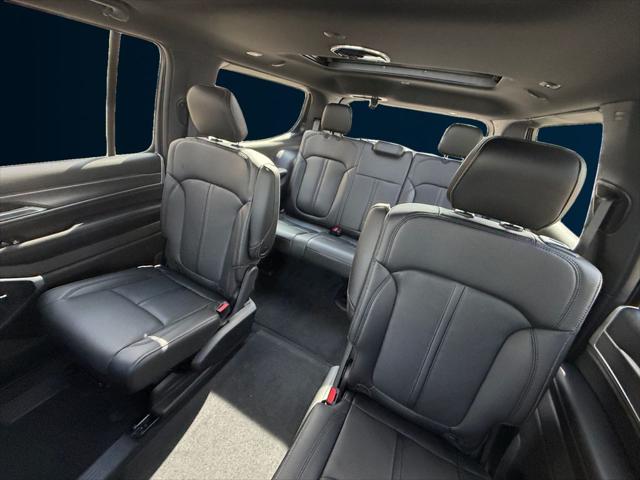 2026 Jeep Grand Wagoneer 4x2