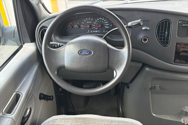 2004 Ford E-150 Commercial