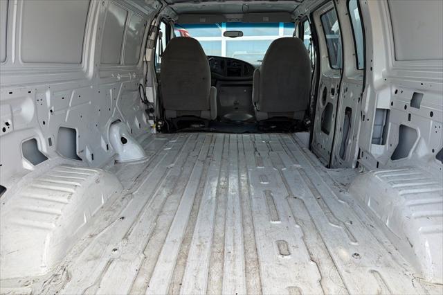 2004 Ford E-150 Commercial