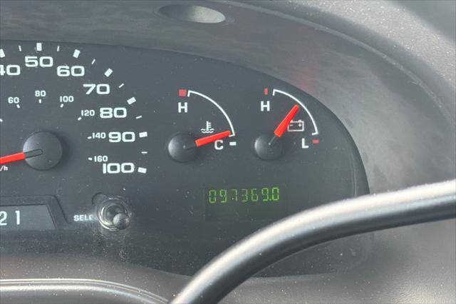 2004 Ford E-150 Commercial