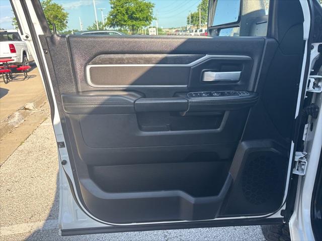 2024 Ram 3500 Big Horn Crew Cab 4x4 8' Box