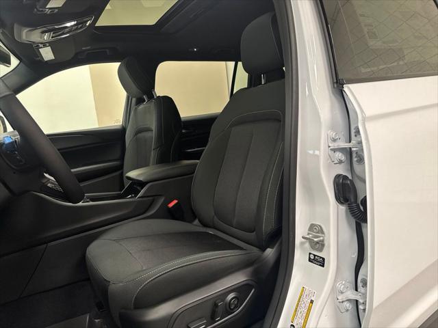 2026 Jeep Grand Cherokee L GRAND CHEROKEE L LAREDO X 4X4