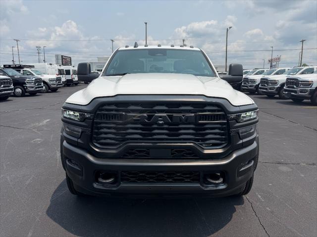 2026 RAM 5500 Chassis RAM 5500 TRADESMAN CHASSIS CREW CAB 4X4 84 CA