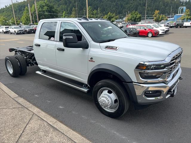 2026 RAM 5500 Chassis RAM 5500 TRADESMAN CHASSIS CREW CAB 4X4 60 CA