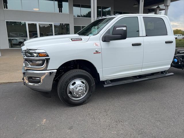 2026 RAM 3500 Chassis RAM 3500 TRADESMAN CREW CAB CHASSIS 4X4 60 CA