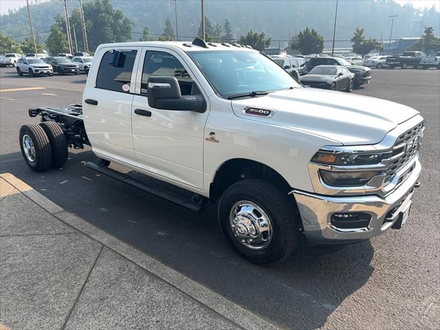 2026 RAM 3500 Chassis RAM 3500 TRADESMAN CREW CAB CHASSIS 4X4 60 CA