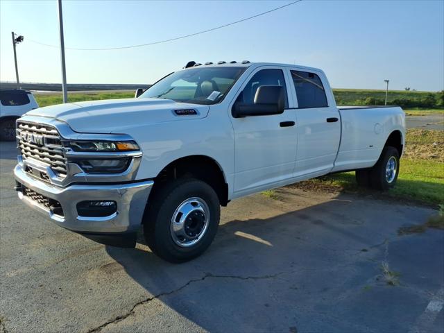 2026 RAM Ram 3500 RAM 3500 TRADESMAN CREW CAB 4X4 8 BOX