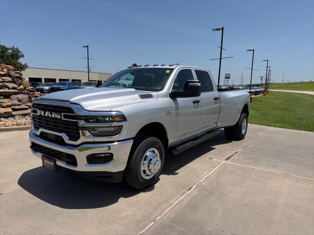 2026 RAM Ram 3500 RAM 3500 TRADESMAN CREW CAB 4X4 8 BOX