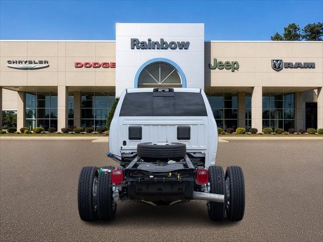 2026 RAM 5500 Chassis RAM 5500 TRADESMAN CHASSIS CREW CAB 4X4 60 CA