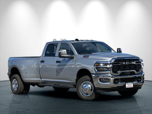 2026 RAM Ram 3500 RAM 3500 TRADESMAN CREW CAB 4X4 8 BOX