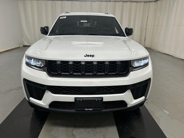 2026 Jeep Grand Cherokee GRAND CHEROKEE L LAREDO ALTITUDE 4X4