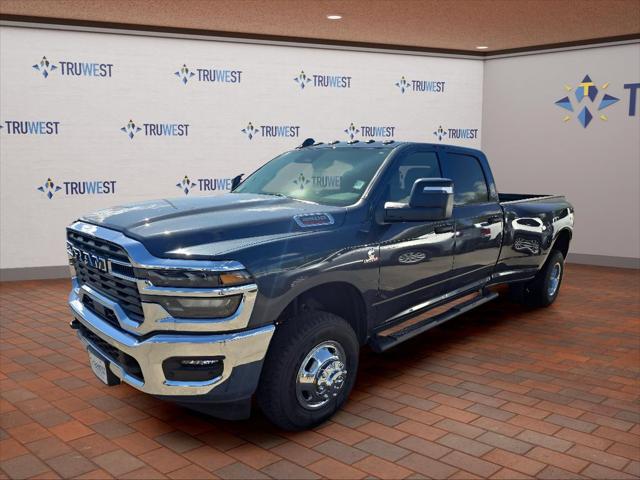 2026 RAM Ram 3500 RAM 3500 TRADESMAN CREW CAB 4X4 8 BOX