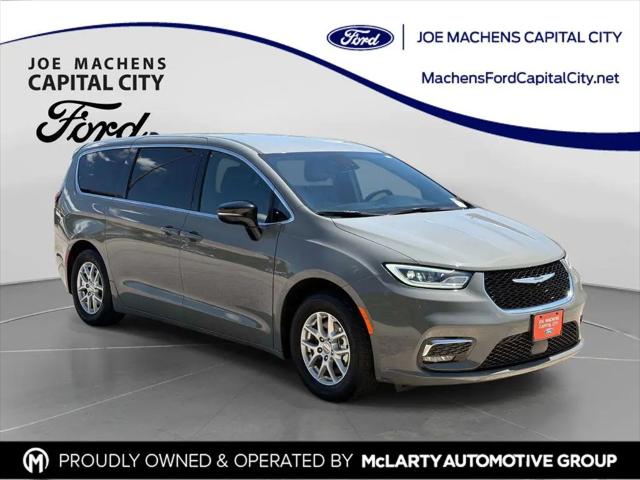 2025 Chrysler Pacifica Select for sale in Jefferson City, MO