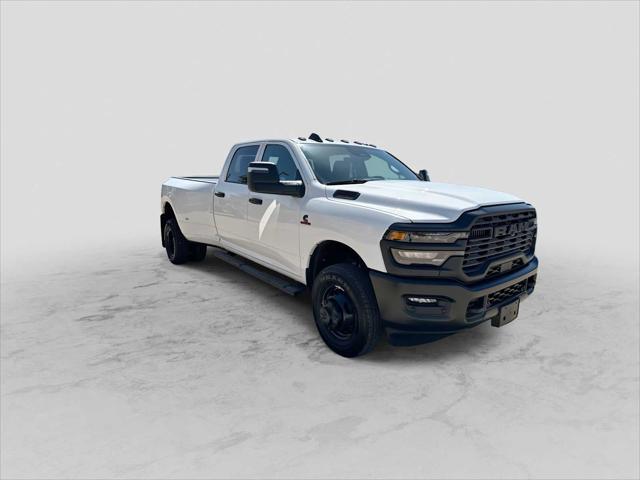 2026 RAM Ram 3500 RAM 3500 TRADESMAN CREW CAB 4X4 8 BOX