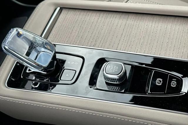 2026 Volvo XC90 Plus, B6 AWD Gas (mild hybrid), Gasoline, Bright, 7 Seats