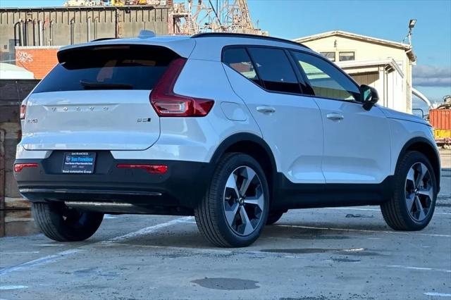 2026 Volvo XC40 Plus, B5 AWD Gas (mild hybrid), Dark