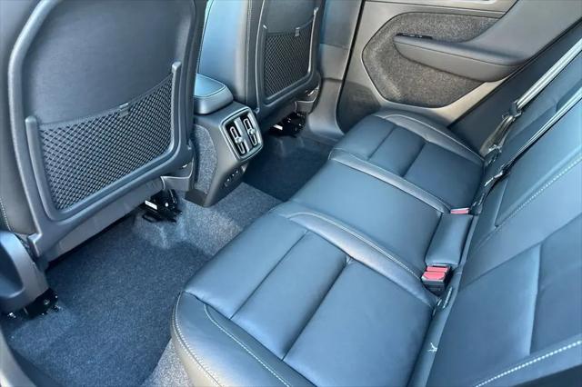 2026 Volvo XC40 Plus, B5 AWD Gas (mild hybrid), Dark