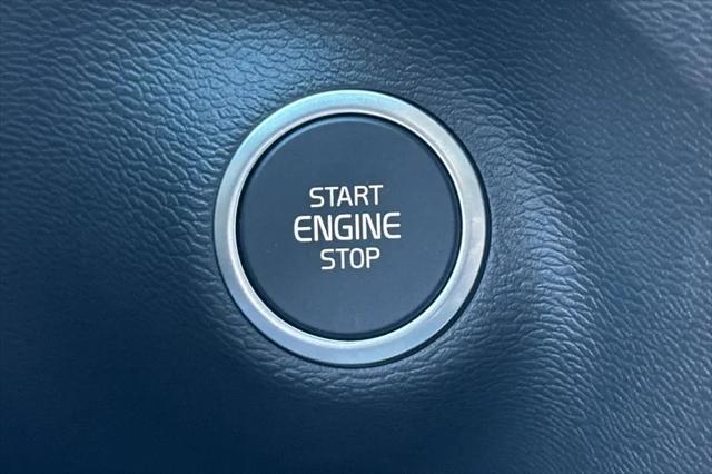 2026 Volvo XC40 Plus, B5 AWD Gas (mild hybrid), Dark