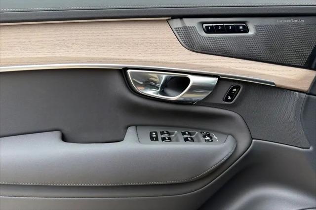 2026 Volvo XC90 Plus, B5 AWD Gas (mild hybrid), Gasoline, Bright, 7 Seats
