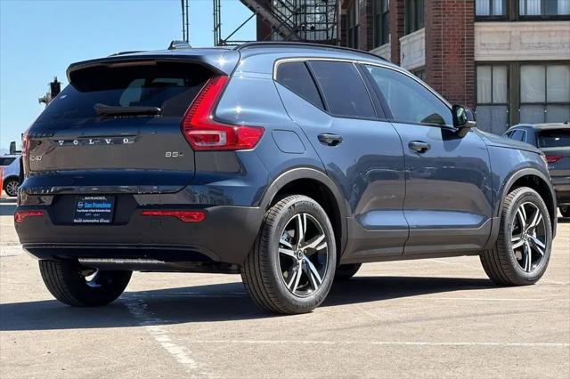 2026 Volvo XC40 Core, B5 AWD Gas (mild hybrid), Dark