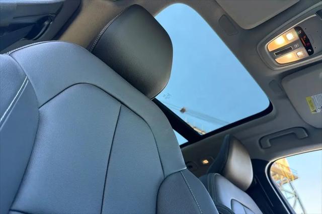 2026 Volvo XC40 Core, B5 AWD Gas (mild hybrid), Dark