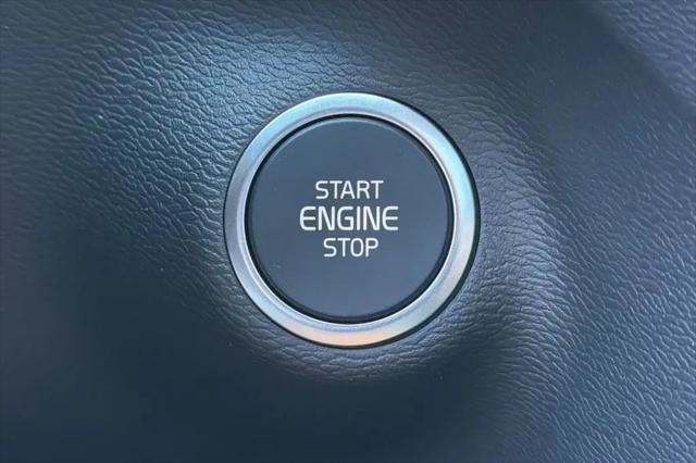 2026 Volvo XC40 Core, B5 AWD Gas (mild hybrid), Dark