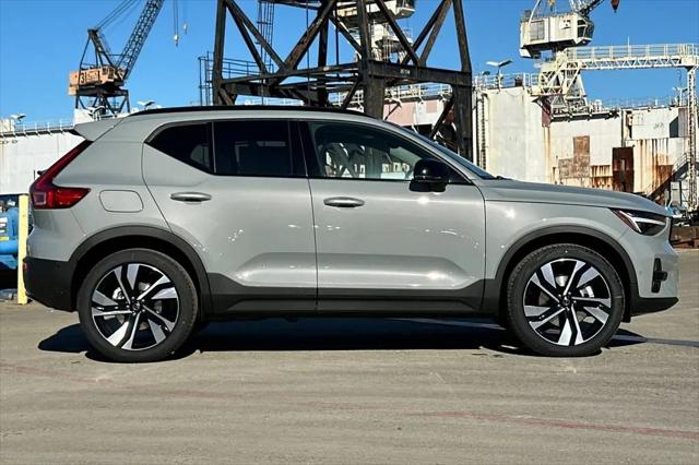 2026 Volvo XC40 Ultra, B5 AWD Gas (mild hybrid), Dark