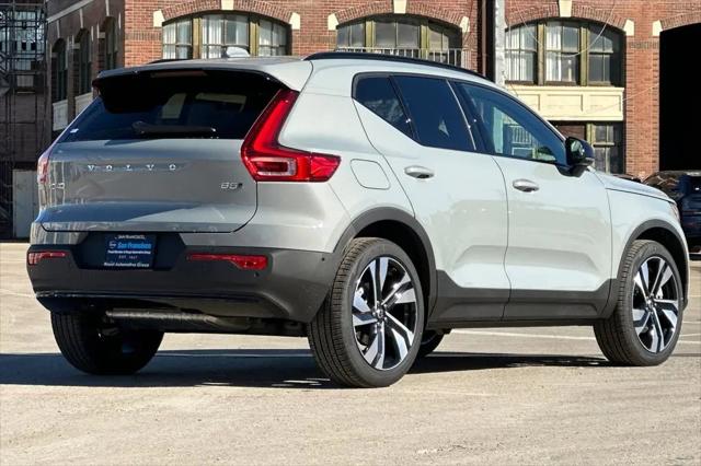 2026 Volvo XC40 Ultra, B5 AWD Gas (mild hybrid), Dark
