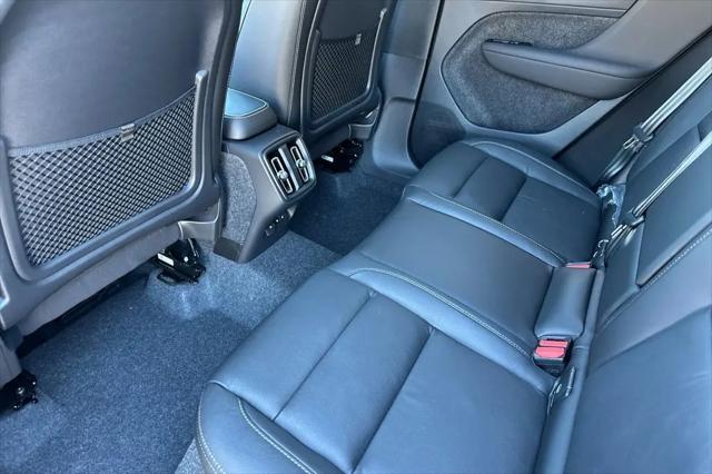2026 Volvo XC40 Ultra, B5 AWD Gas (mild hybrid), Dark