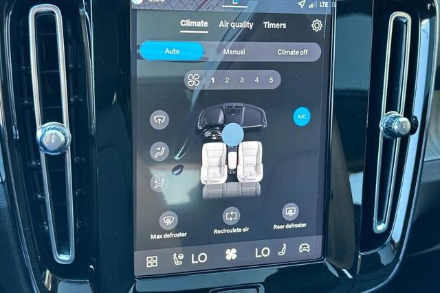 2026 Volvo XC40 Ultra, B5 AWD Gas (mild hybrid), Dark