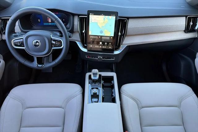 2026 Volvo XC90 Plus, B5 AWD Gas (mild hybrid), Gasoline, Bright, 7 Seats