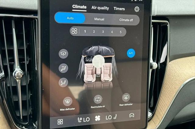 2026 Volvo XC60 B5 Plus