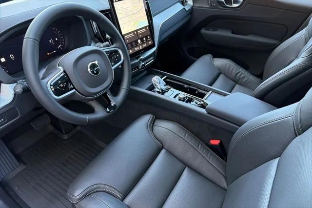 2026 Volvo XC60 B5 Ultra Black Edition