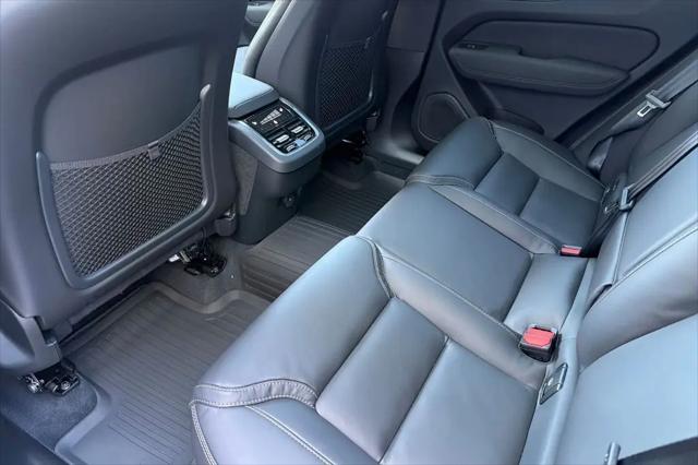 2026 Volvo XC60 B5 Ultra Black Edition