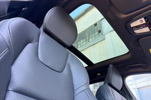 2026 Volvo XC60 B5 Ultra Black Edition