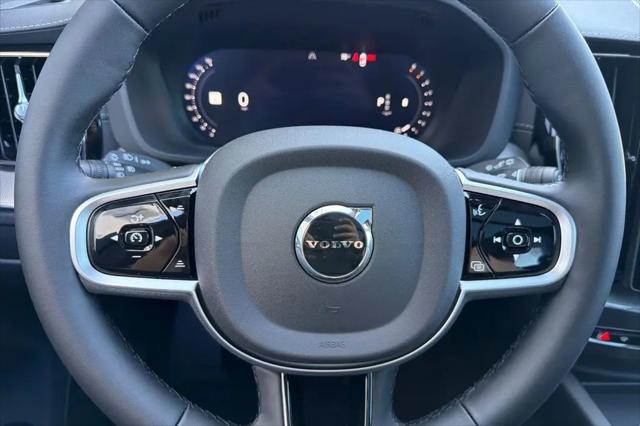 2026 Volvo XC60 B5 Ultra Black Edition