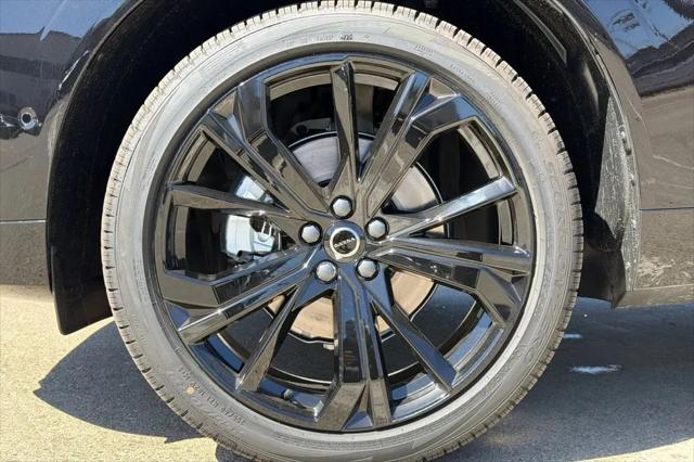 2026 Volvo XC60 B5 Ultra Black Edition